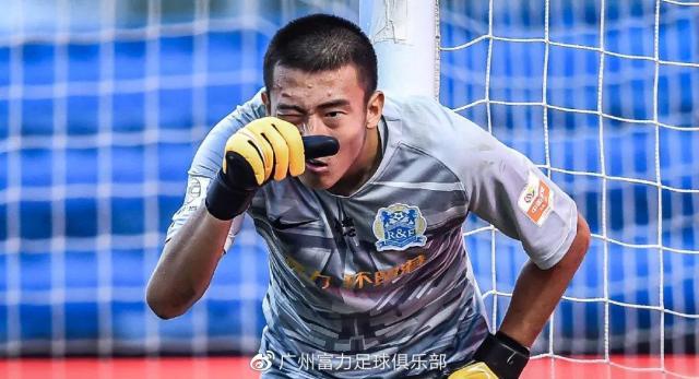 开云体育官网-韩佳奇：程月磊对我言传身教 梦想能够为国出战